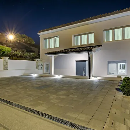 Daire Delux Angie With Free Parking *