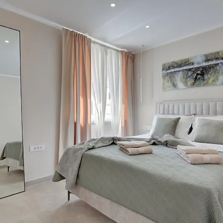 Delux Angie With Free Parking Apartment Pula