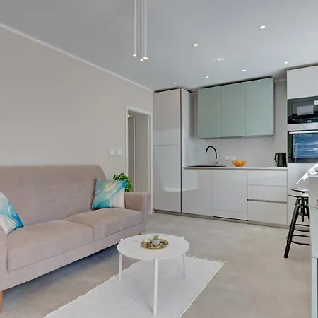 Delux Angie With Free Parking Apartment *